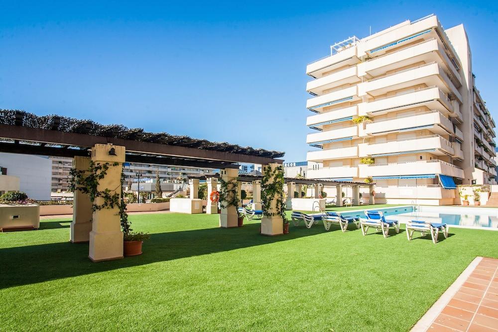 Marina De Banus Sea Views * Marbella